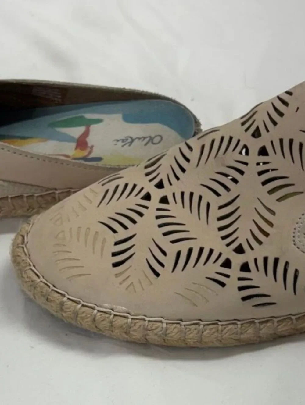 OluKai Women's Olu-Lli Beige Leather Slip-On Espadrille Mules Cutout Design 8.5